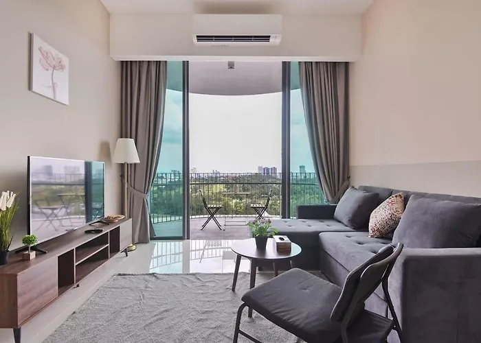 Lux & Stylish 2Br Apt At Klgcc Free Parking