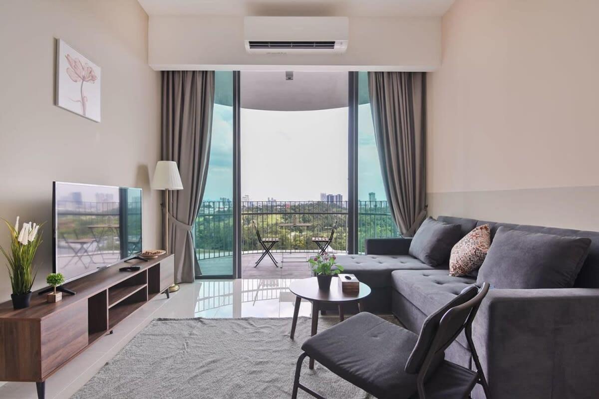 Lux & Stylish 2br At Klgcc Free Parking Apartment *