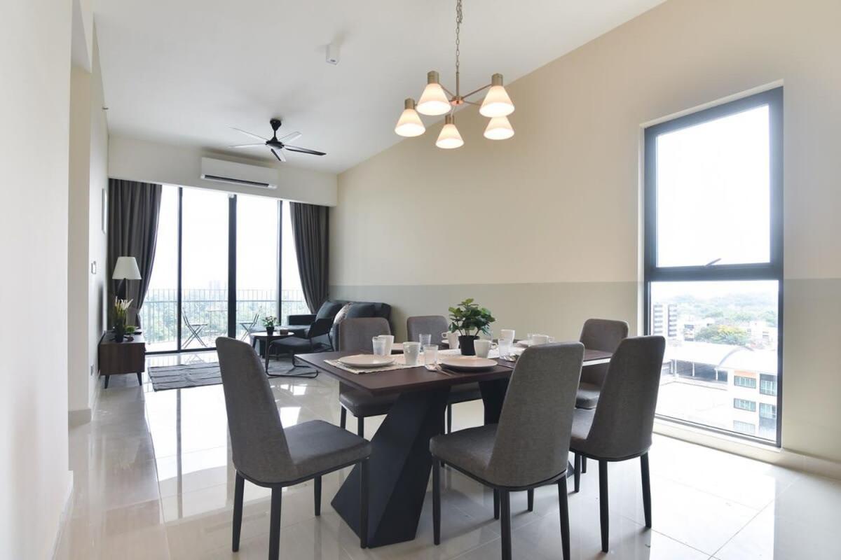 Lux & Stylish 2br At Klgcc Free Parking Apartment *