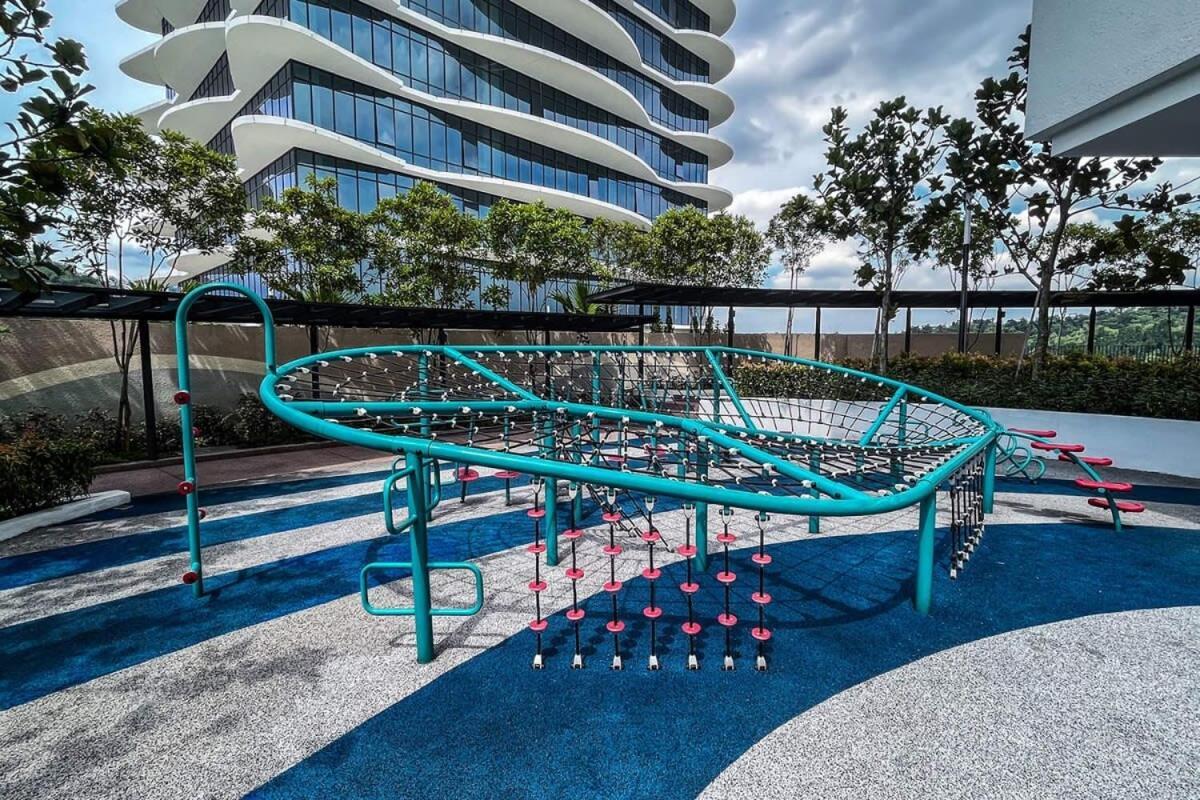 Lux & Stylish 2br At Klgcc Free Parking * Kuala Lumpur